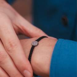 Wire bracelet with stone
