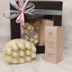 Yani Cosmetics Small Gift Set