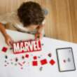 LEGO Marvel logotips MARVEL ar minifigūrām
