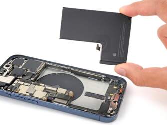 Akumulatora maiņa uz iPhone 15 Pro