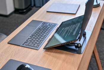 Media tech Adjustable, rotatable, ergonomic laptop