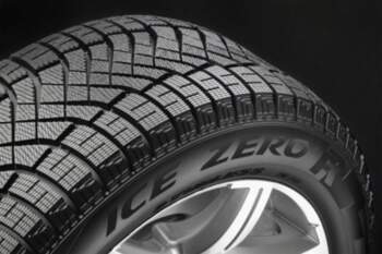 PIRELLI ICE ZERO FR 235 /
