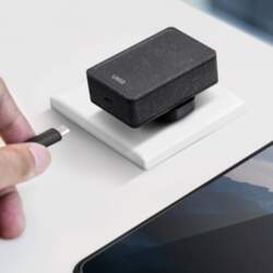 Uniq Versa Slim tīkla lādētājs |
