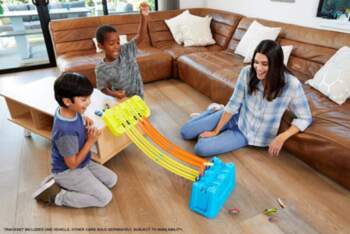GLC95 Hot Wheels Track Builder Gravity