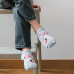 Bērnu pēdiņas ar rakstu Steven art