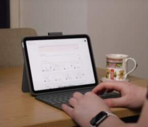 Logitech Bluetooth Combo Touch iPad 10