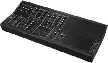 Behringer System 15 Sintezators